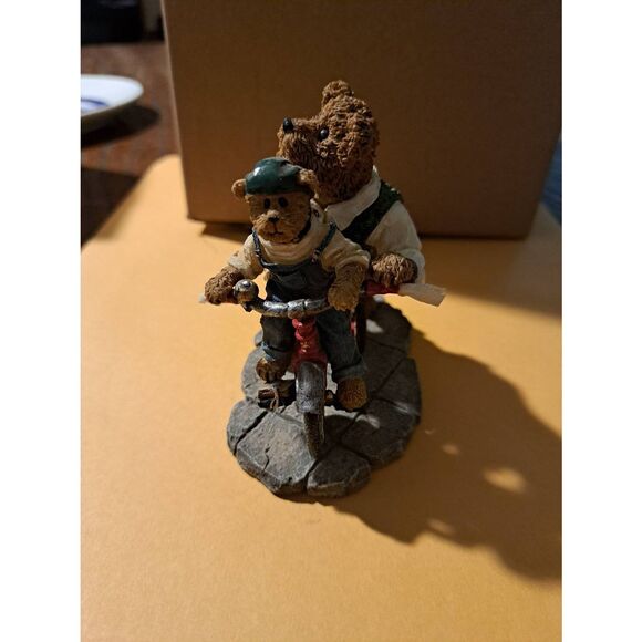 Vintage 2004 Boyds Bears Daddy w/ Taylor Hold On Tight Figurine Bearstone - Picture 2 of 6
